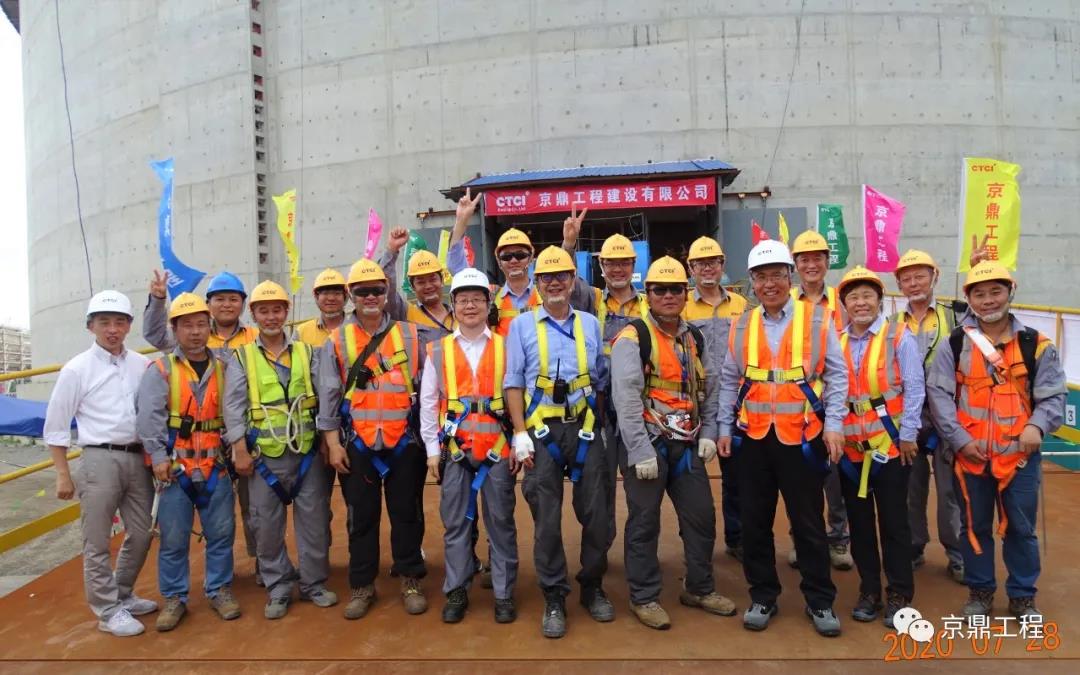 台塑16万M?低温丙烷储罐T202成功升顶 台塑16万M?低温丙烷储罐T202成功升顶