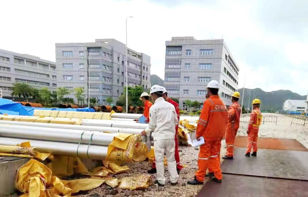 上上德盛恭贺中海福陆陆丰14-4中心平台顺利完成浮托安装! 上上德盛恭贺中海福陆陆丰14-4中心平台顺利完成浮托安装!