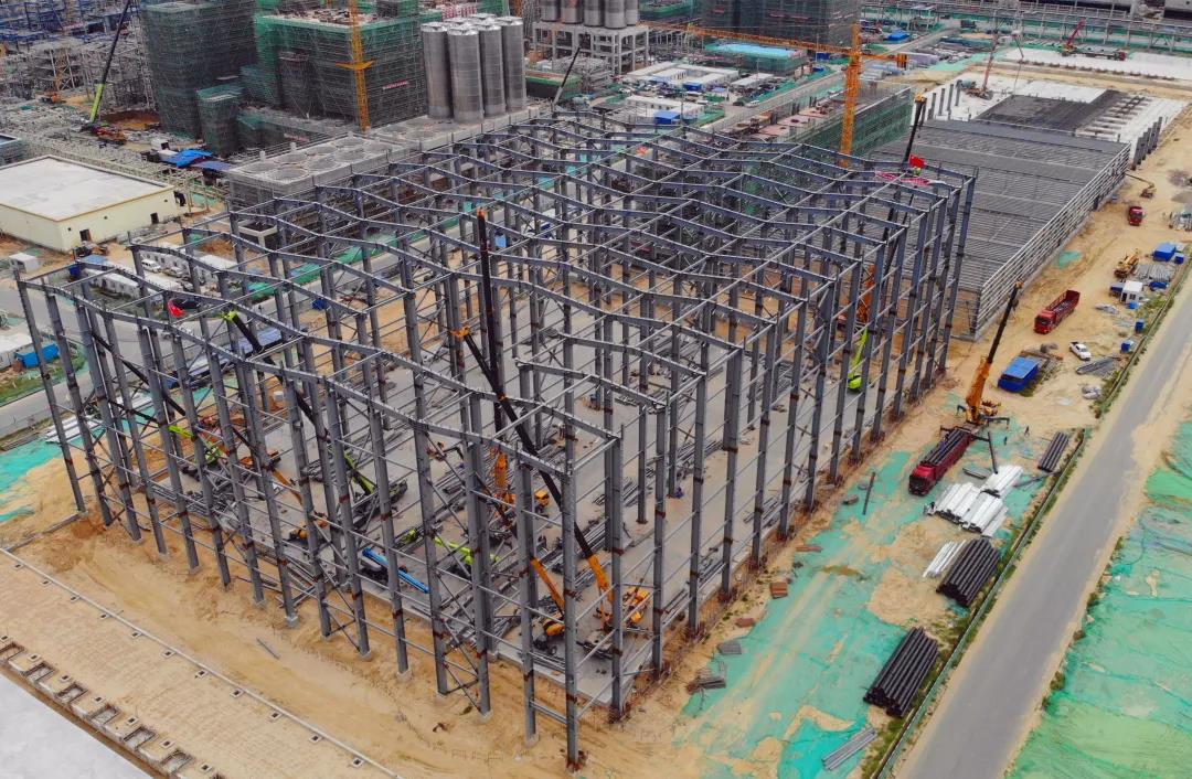 亚洲在建最大智能立体库钢结构安装工程封顶 亚洲在建最大智能立体库钢结构安装工程封顶