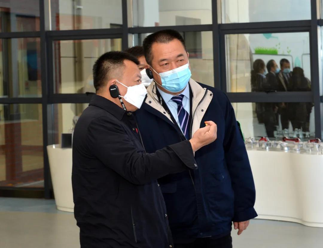 南山集团有限公司董事长、山东裕龙石化有限公司董事长宋建波一行来陕鼓参观交流 南山集团有限公司董事长、山东裕龙石化有限公司董事长宋建波一行来陕鼓参观交流