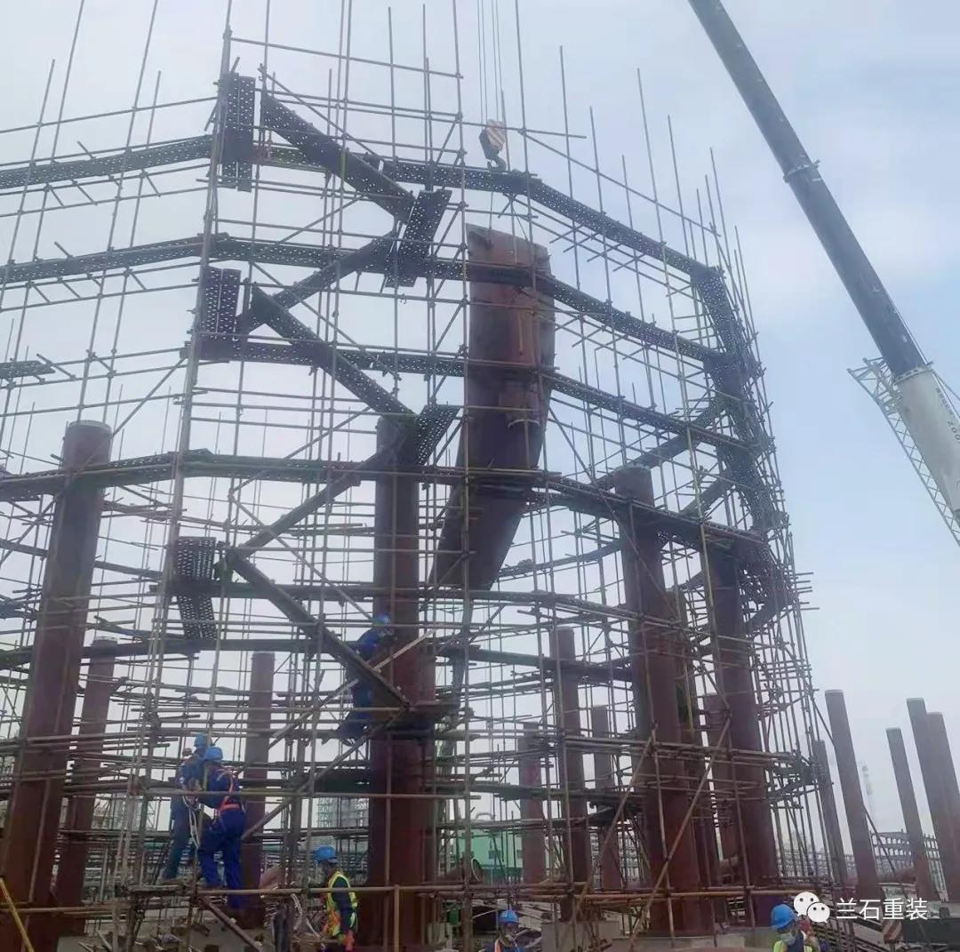 兰石重装恒力石化大直径厚壁低温钢球罐工程加紧推进 兰石重装恒力石化大直径厚壁低温钢球罐工程加紧推进