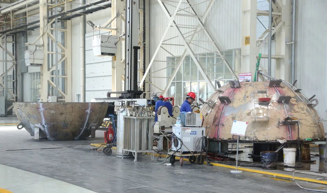 兰石重装:从8810到8120 国产替代再发力 兰石重装:从8810到8120 国产替代再发力