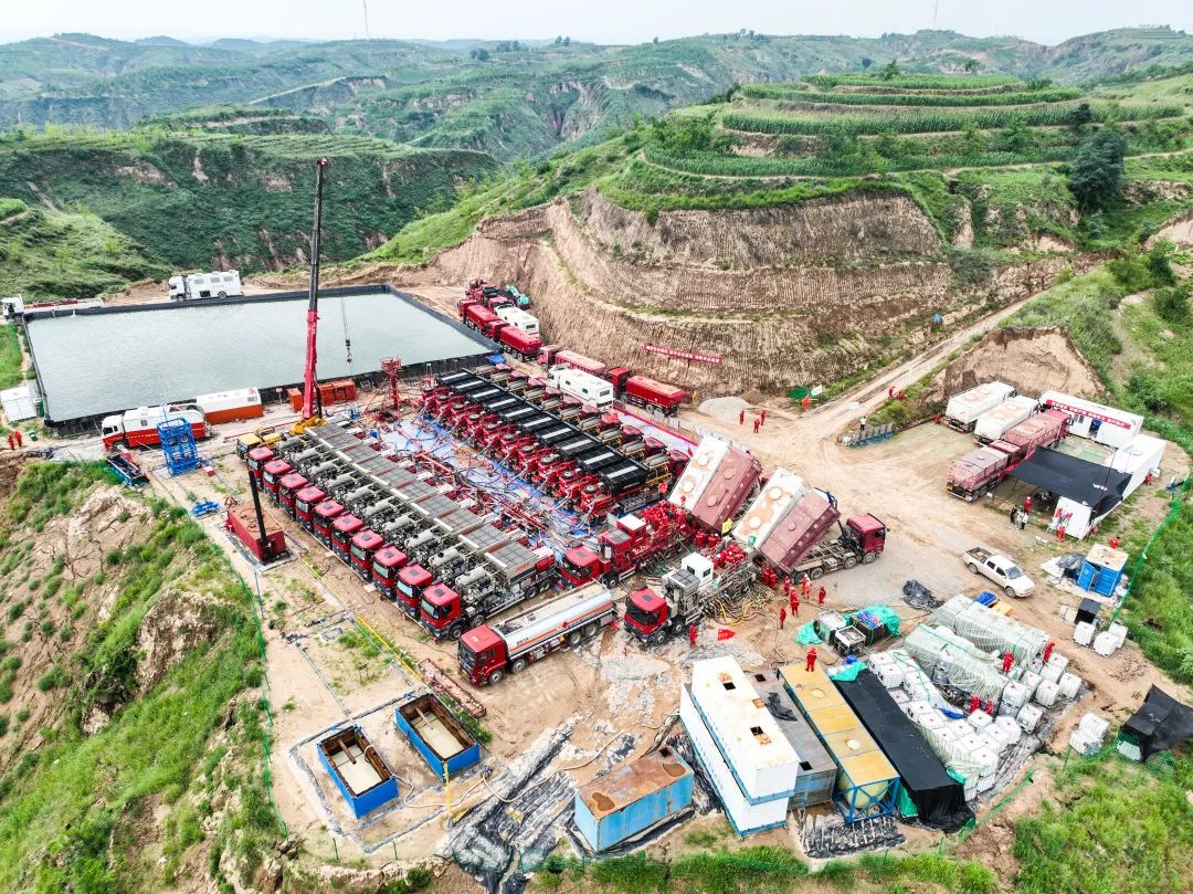 中国海油首口超大规模深层煤层气水平井压裂圆满完成 中国海油首口超大规模深层煤层气水平井压裂圆满完成