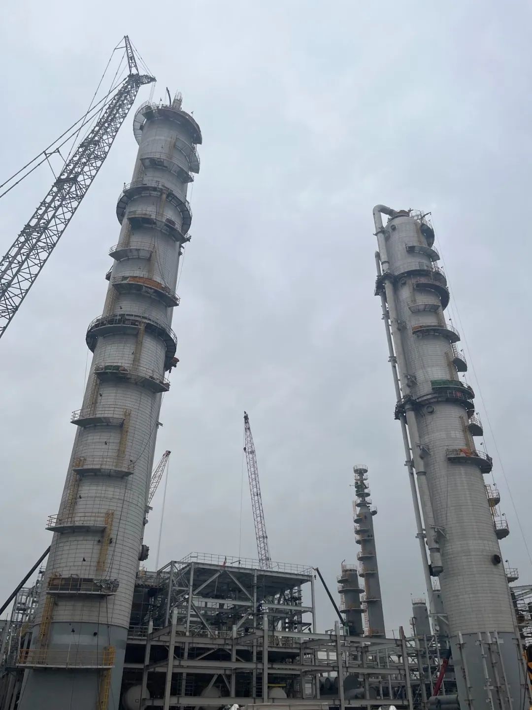 兰石重装“硬核”移动工厂 助推“国之重器”研制 兰石重装“硬核”移动工厂 助推“国之重器”研制