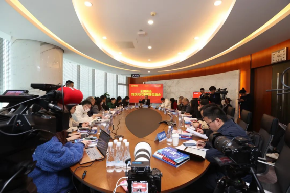 全国人大代表刘汉元“两会”建言:应率先构建起以抽水蓄能为主的储能系统,助力能源转型 全国人大代表刘汉元“两会”建言:应率先构建起以抽水蓄能为主的储能系统,助力能源转型