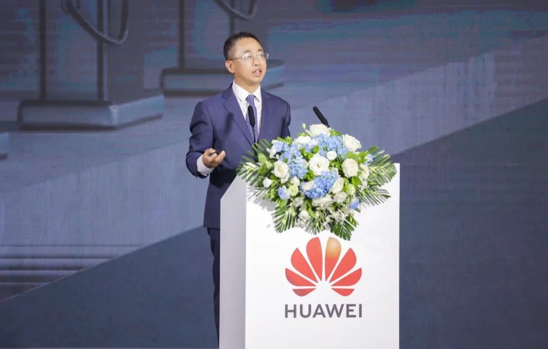 ΪDriveONEһں϶ƽ̨һȫҺ䳬ܹ