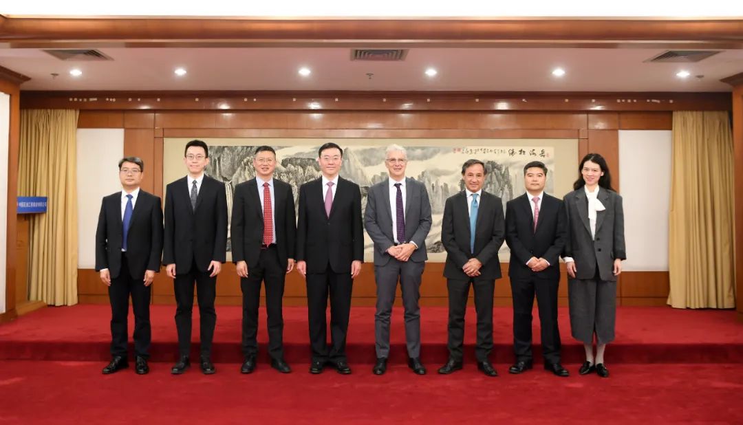 Ӣطʯ͹̹˾߼ܲñޡŬһе˾ʽ