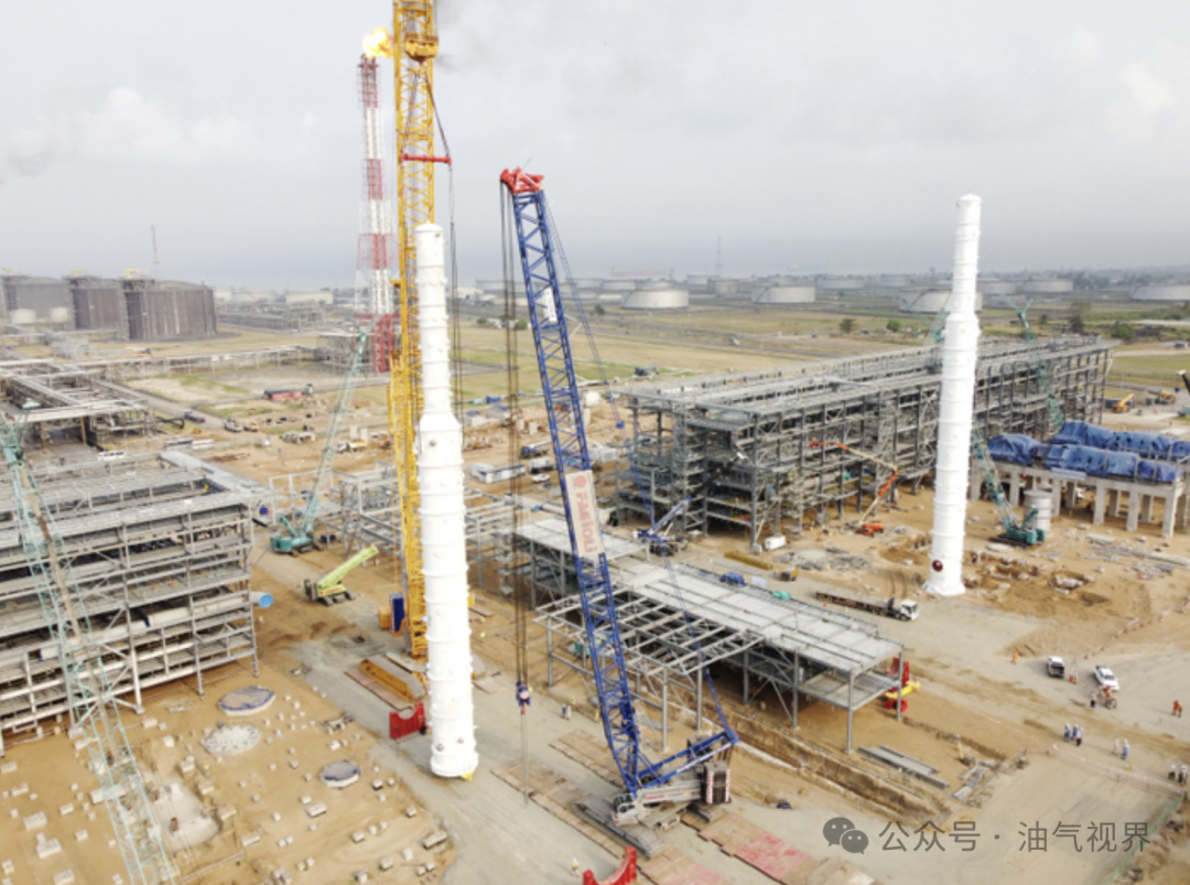 大宇建设在尼日利亚液化天然气的第七条列车上安装巨型热交换器 大宇建设在尼日利亚液化天然气的第七条列车上安装巨型热交换器