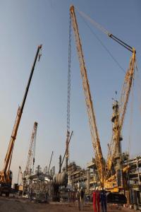 Դ봦װɹSuccessful Lifting of The Deethanizer Tower